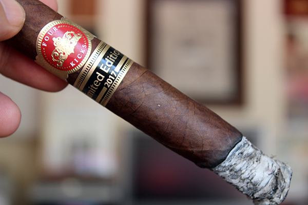 Four Kicks Mule Kick 2017