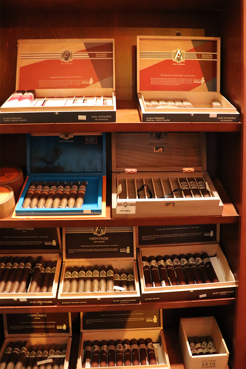 Cigar Lounge Blend Bar with Davidoff Cigars Nashville, TN Stogie Press